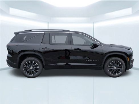 New 2026 Chevrolet Traverse LT w/ Sun and Wheel Package FWD image 7
