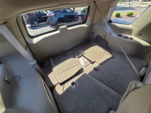 Used 2015 Cadillac Escalade Luxury RWD image 18