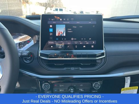 New 2026 Jeep Compass Latitude image 16