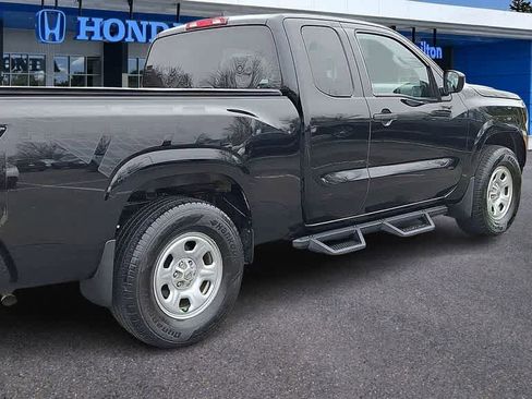 Used 2022 Nissan Frontier S w/ Graphics Package image 8