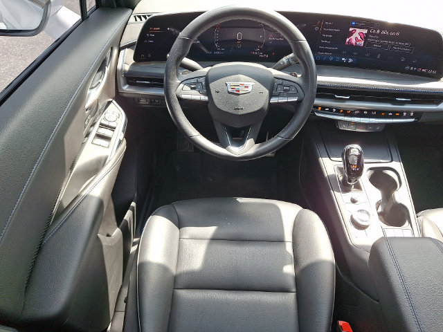 Used 2024 Cadillac XT4 Sport AWD/4WD image 3