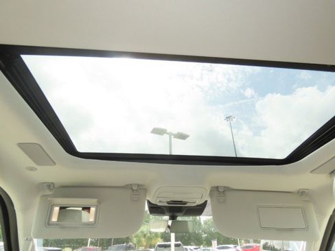 Used 2025 Lincoln Navigator Reserve AWD/4WD image 22