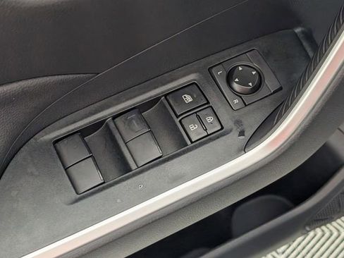 Used 2023 Toyota RAV4 LE AWD/4WD image 11