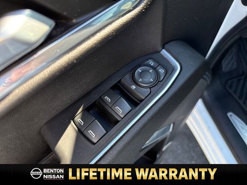 Used 2023 Chevrolet Silverado 1500 LT image 12