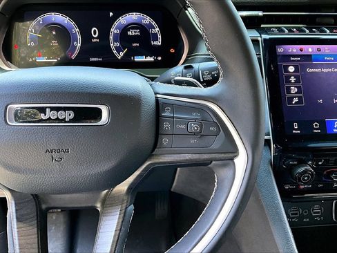 Used 2025 Jeep Grand Cherokee Limited w/ Black Appearance Package RWD image 11