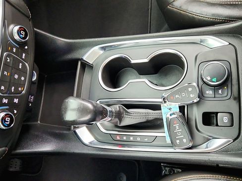 Used 2021 Chevrolet Traverse RS FWD image 31