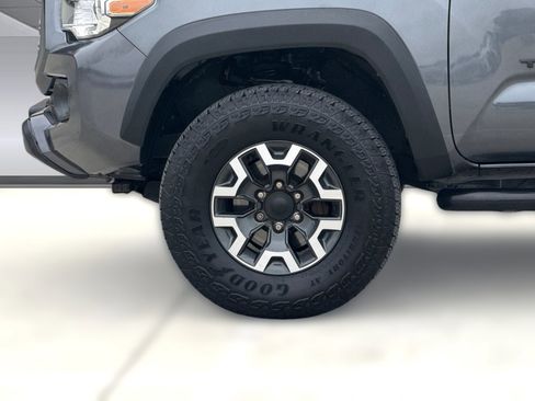 Used 2021 Toyota Tacoma TRD Off-Road w/ Technology Package AWD/4WD image 11