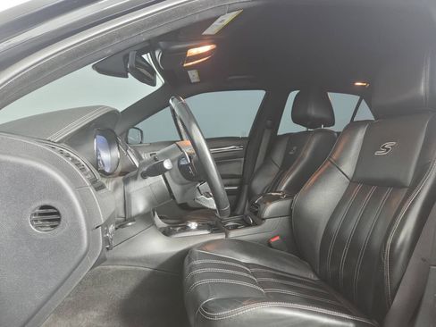 Used 2019 Chrysler 300 S RWD image 18
