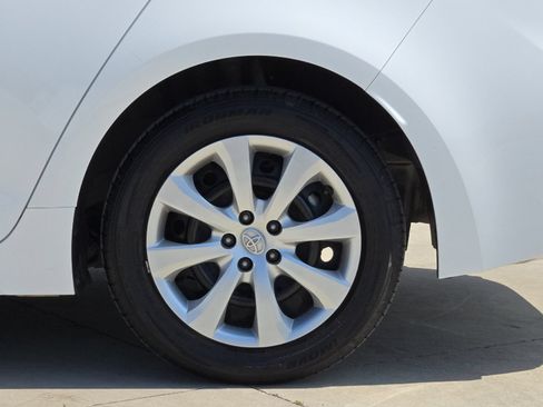 Used 2025 Toyota Corolla LE FWD image 22