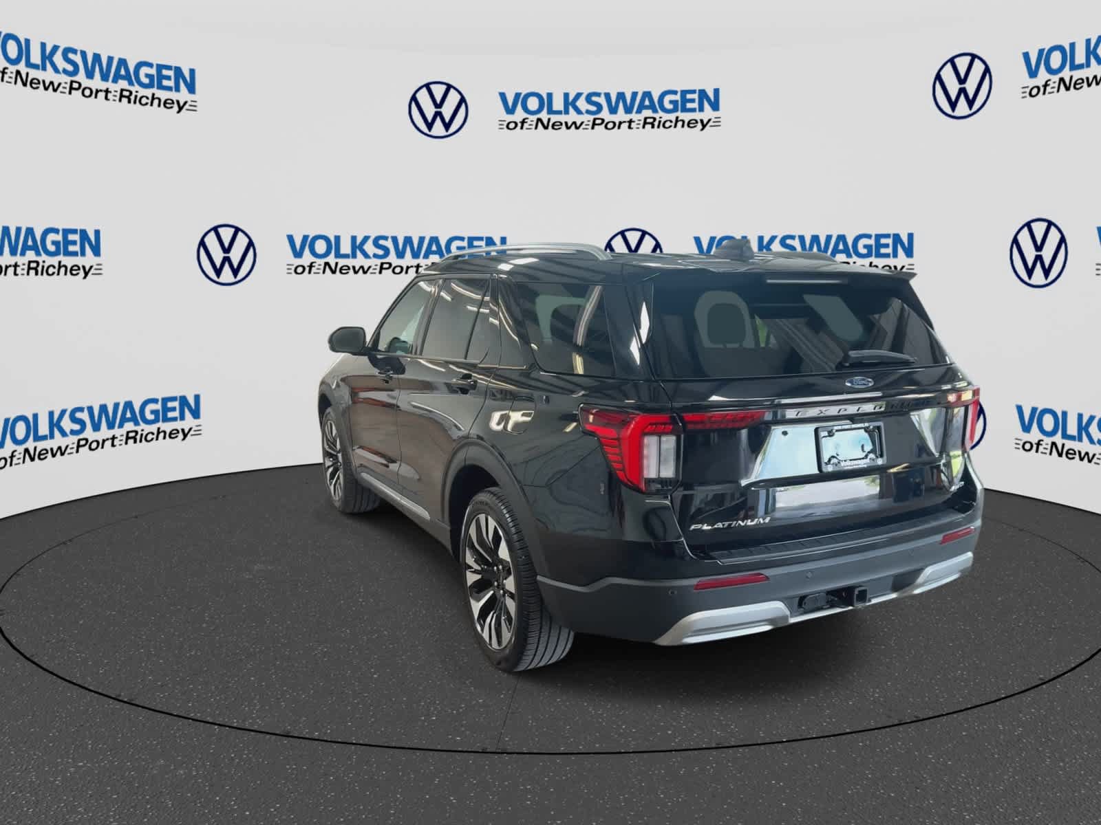 Used 2025 Ford Explorer Platinum w/ LUX Leather Package AWD/4WD image 6