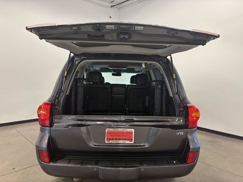 Used 2015 Toyota Land Cruiser AWD/4WD image 35