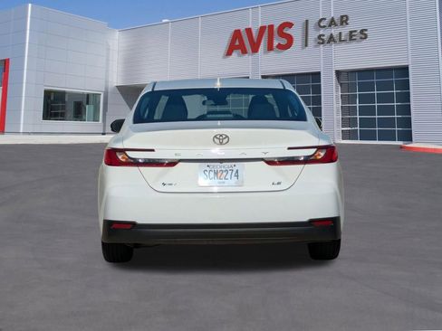 Used 2025 Toyota Camry LE image 7