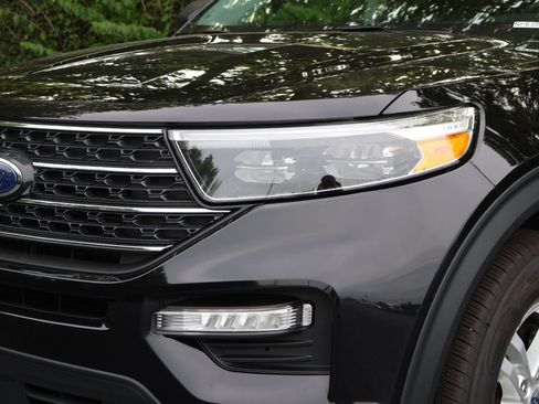 Used 2023 Ford Explorer XLT w/ Equipment Group 202A AWD/4WD image 3