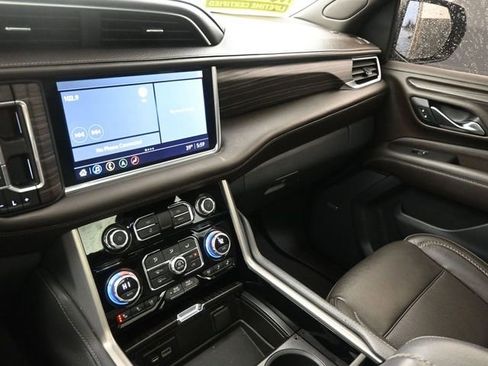 Used 2021 GMC Yukon Denali w/ Denali Premium Package image 25