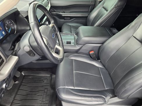 Used 2022 Ford Expedition XLT RWD image 12