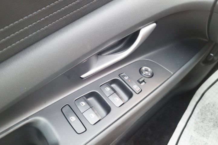 New 2026 Hyundai Elantra SE FWD image 30