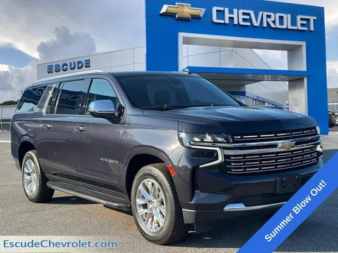 Used 2022 Chevrolet Suburban Premier AWD/4WD image 1