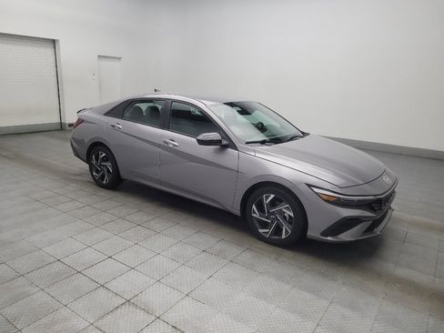 Used 2025 Hyundai Elantra Sport FWD image 11