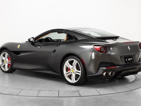 Used 2019 Ferrari Portofino RWD image 14