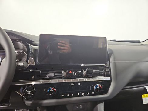 New 2026 Nissan Pathfinder SV AWD/4WD image 18