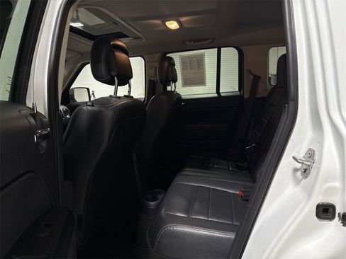 Used 2015 Jeep Patriot High Altitude image 21