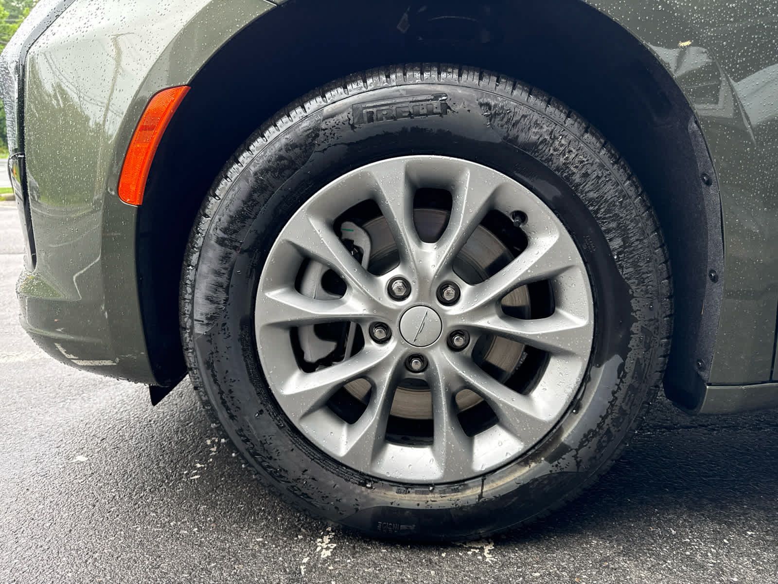 New 2027 Chrysler Pacifica Select AWD/4WD image 8