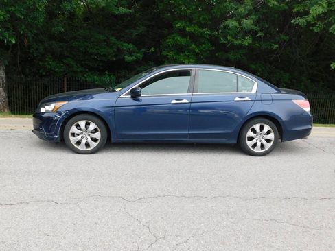 Used 2009 Honda Accord EX-L image 2