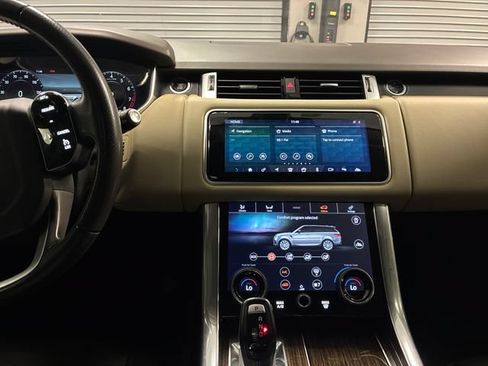 Used 2019 Land Rover Range Rover Sport HSE AWD/4WD image 18