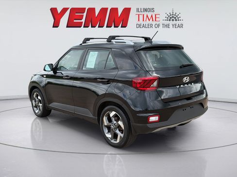Used 2024 Hyundai Venue SEL FWD image 7