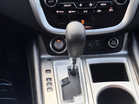 Used 2018 Nissan Murano S image 17