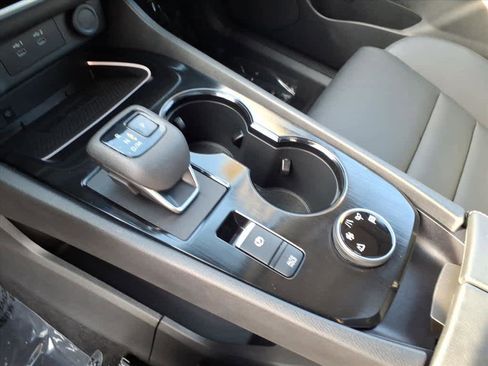 Used 2025 Nissan Rogue SL w/ Tech Package image 15