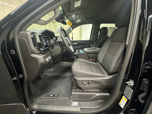 Used 2024 GMC Sierra 3500 SLE w/ SLE Value Package image 24