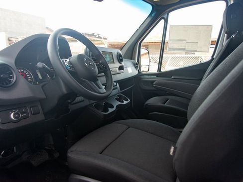 Used 2024 Mercedes-Benz Sprinter 144 Cargo image 33