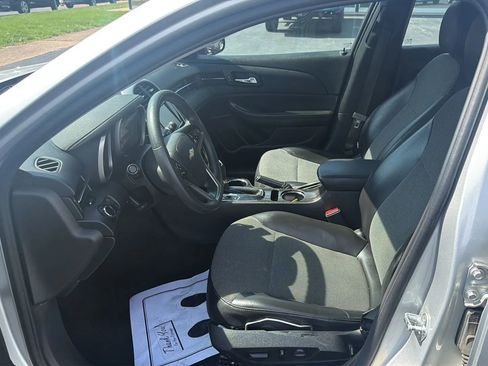 Used 2015 Chevrolet Malibu LT image 9