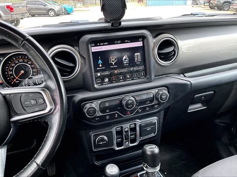 Used 2018 Jeep Wrangler Unlimited Sahara w/ Dual Top Group image 7