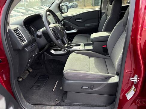 Certified 2024 Nissan Frontier SV w/ Technology Package image 17