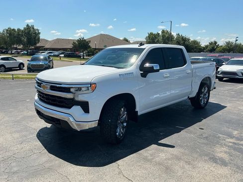 Used 2024 Chevrolet Silverado 1500 LT AWD/4WD image 13