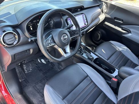 Used 2023 Nissan Kicks SR w/ SR Premium Package FWD image 17