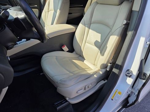 Used 2019 Buick Enclave Premium w/ Experience Buick Package FWD image 6