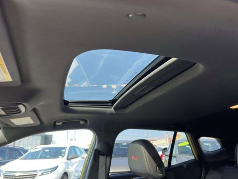 Certified 2024 Chevrolet Trax RS w/ Sunroof Package FWD image 18