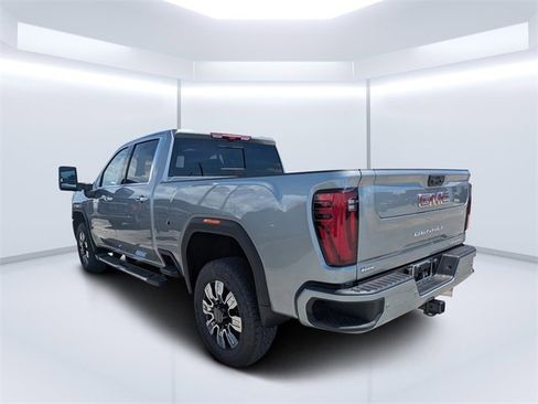 New 2025 GMC Sierra 2500 Denali w/ Denali Reserve Package image 6