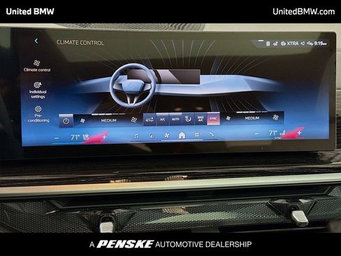 New 2026 BMW X7 xDrive40i w/ M Sport Package AWD/4WD image 11