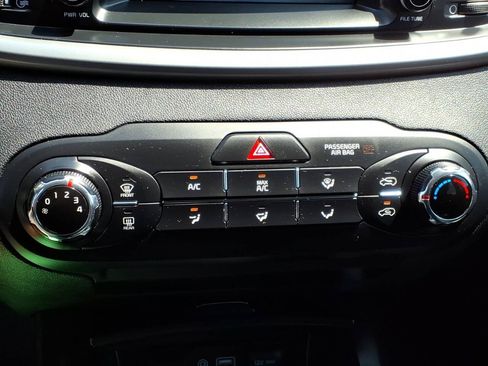 Used 2020 Kia Sorento L FWD image 18