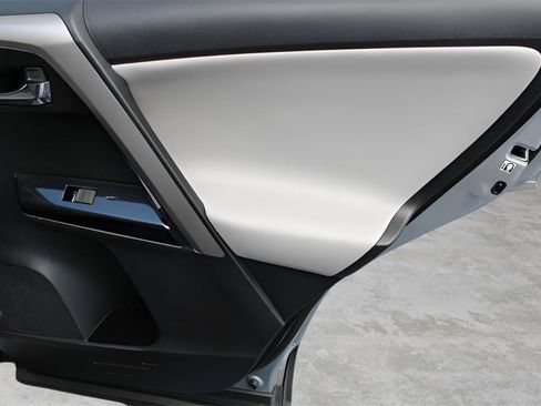 Certified 2016 Toyota RAV4 Limited image 23