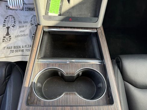 Used 2022 Tesla Model X image 21