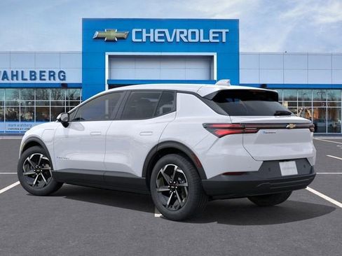 New 2026 Chevrolet Equinox EV LT FWD image 3