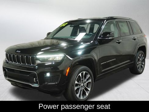 Used 2022 Jeep Grand Cherokee Overland AWD/4WD image 12