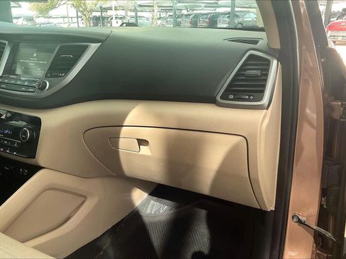 Used 2017 Hyundai Tucson SE Plus w/ Cargo Package image 13