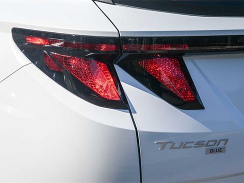 New 2026 Hyundai Tucson Blue SE image 9