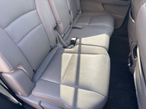 Used 2016 Honda Pilot Touring image 36